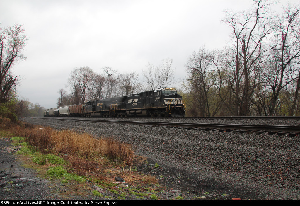NS 4542 and 7563 leading train 12G east through Cove PA